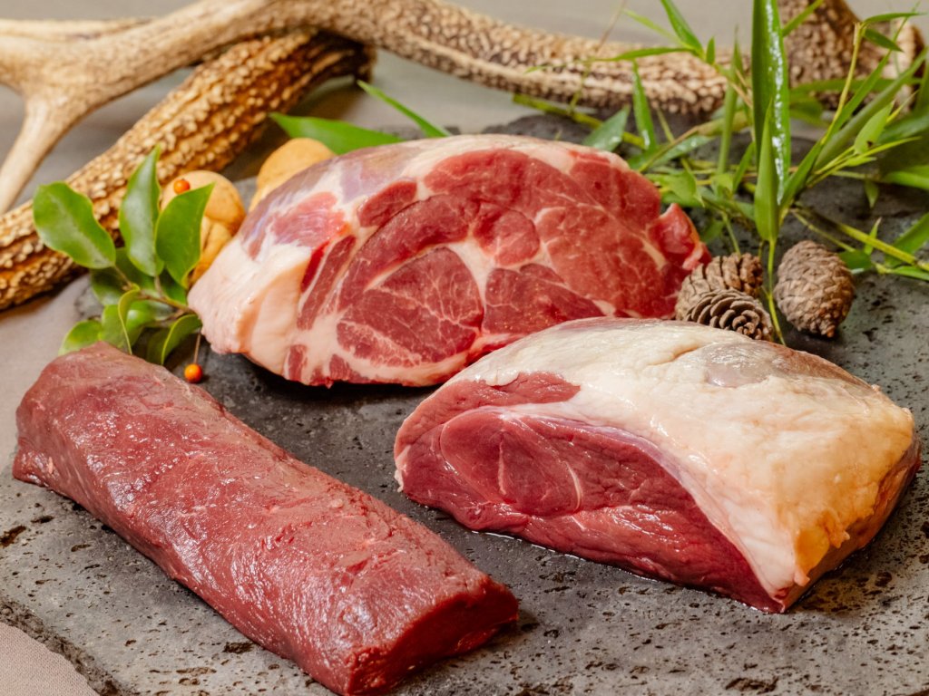 山麓野味壽喜燒 野豬肉 熊肉 鹿肉一次品嚐 虹夕諾雅富士 新聞中心 最新消息 星野集團 官網